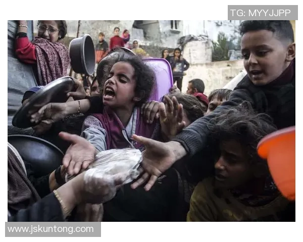 足球明星因代购球衣遭扣押引发热议球迷纷纷表达支持与质疑