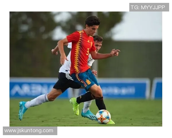 足球明星独特招牌动作助攻进球瞬间回顾与分析